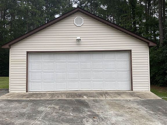 2nd image of 101 Hickory Glen Ln