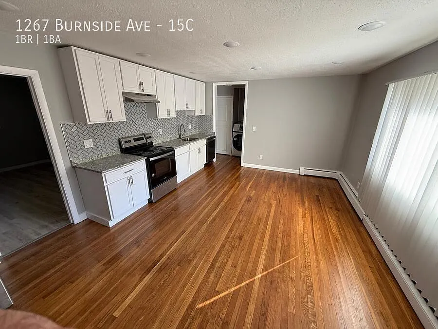 1267 Burnside Ave - 15B — Photo 4
