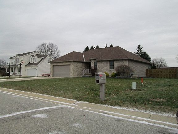 4th image of 582 E Braeburn Dr
