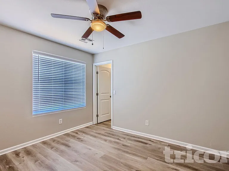 13409 N 127th Dr — Photo 11
