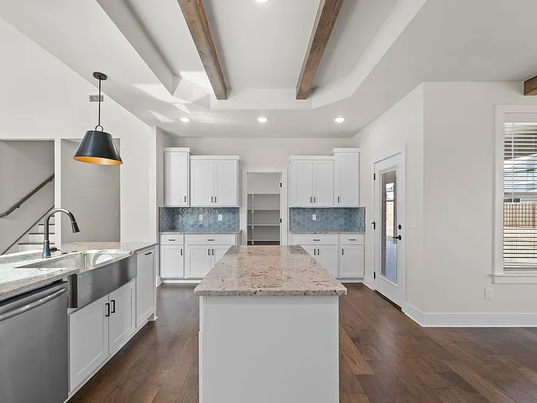 1110 Montieri Dr — Photo 10