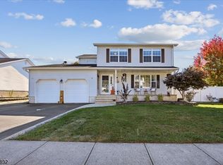 33 Bronia St, Howell, NJ 07731