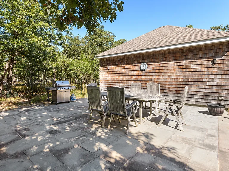 565 Wainscott Northwest Rd — Photo 21