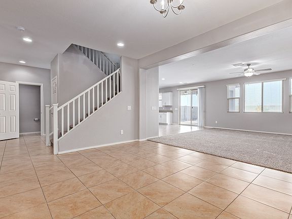 5th image of 2420 W Chinook Dr