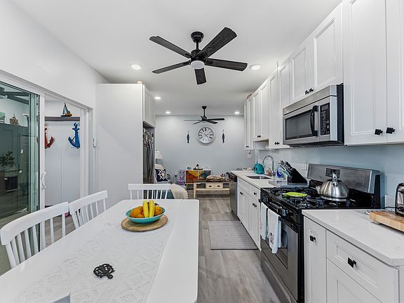 2nd image of 5600 Seaview Ave #1