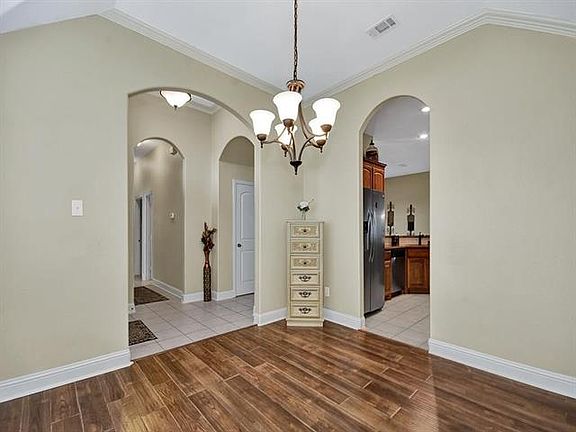3rd image of 417 Da Vinci Ln