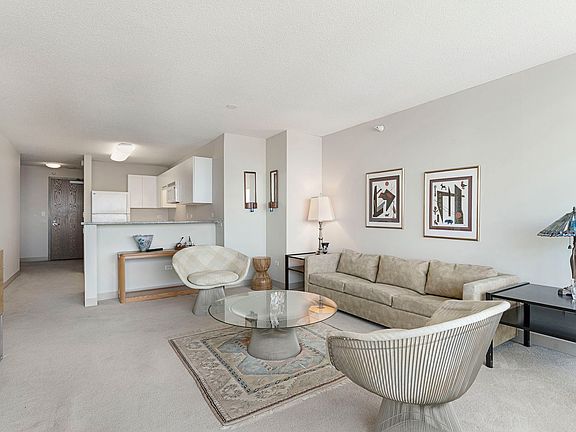 5th image of 2 E Erie St APT 3706