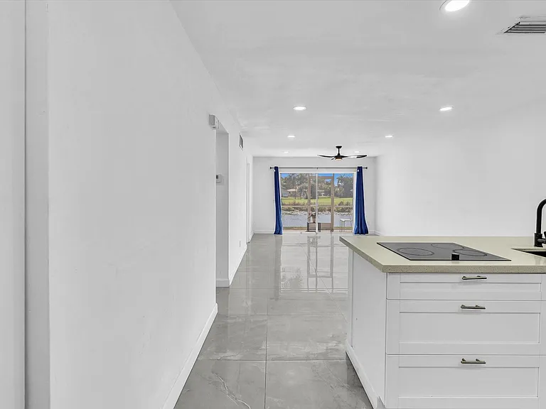 2451 SW 82nd Ave #108 — Photo 7