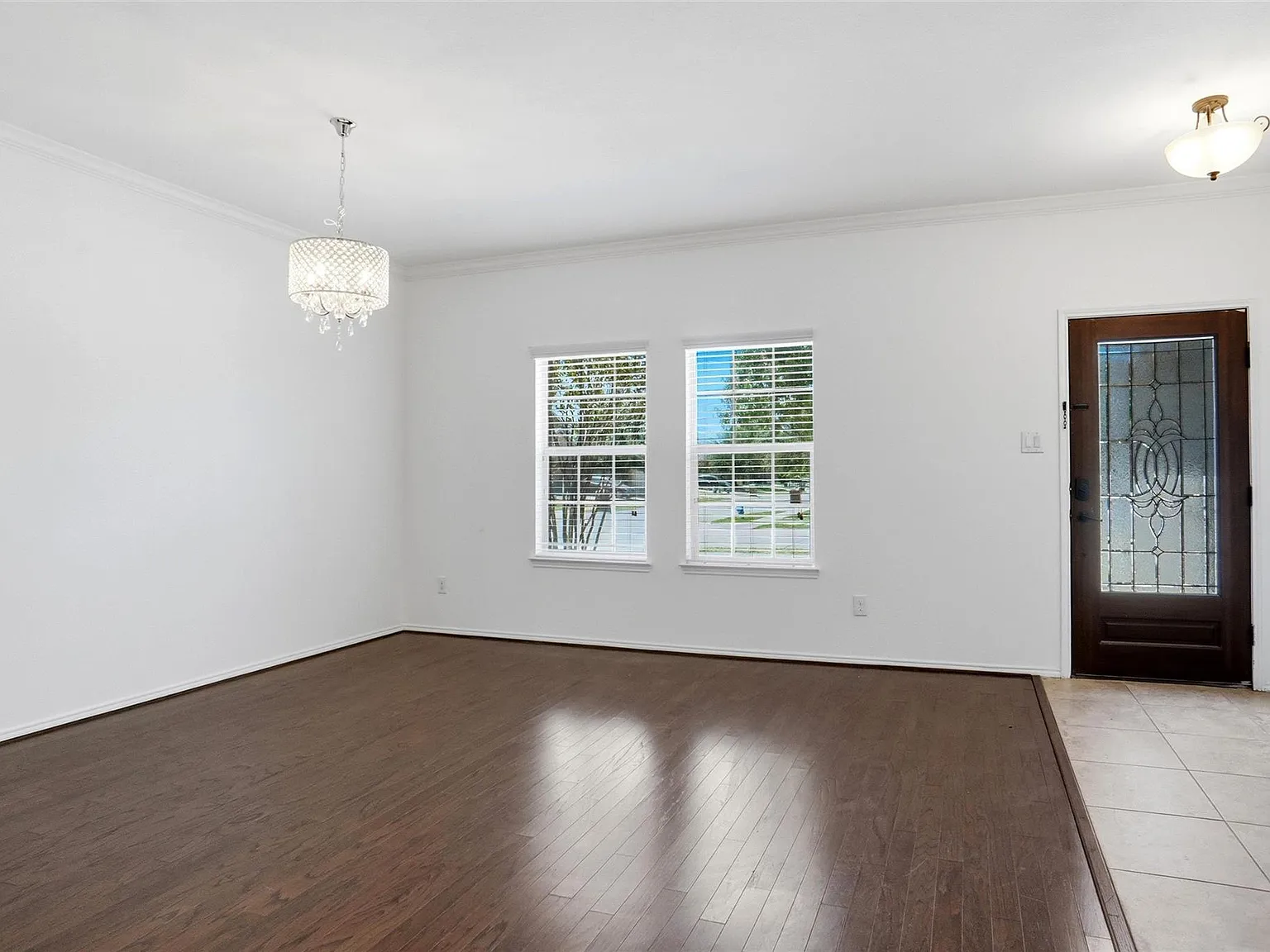 5 bed, 3.5 bath, 2967 sqft, $3,900 — Photo 3
