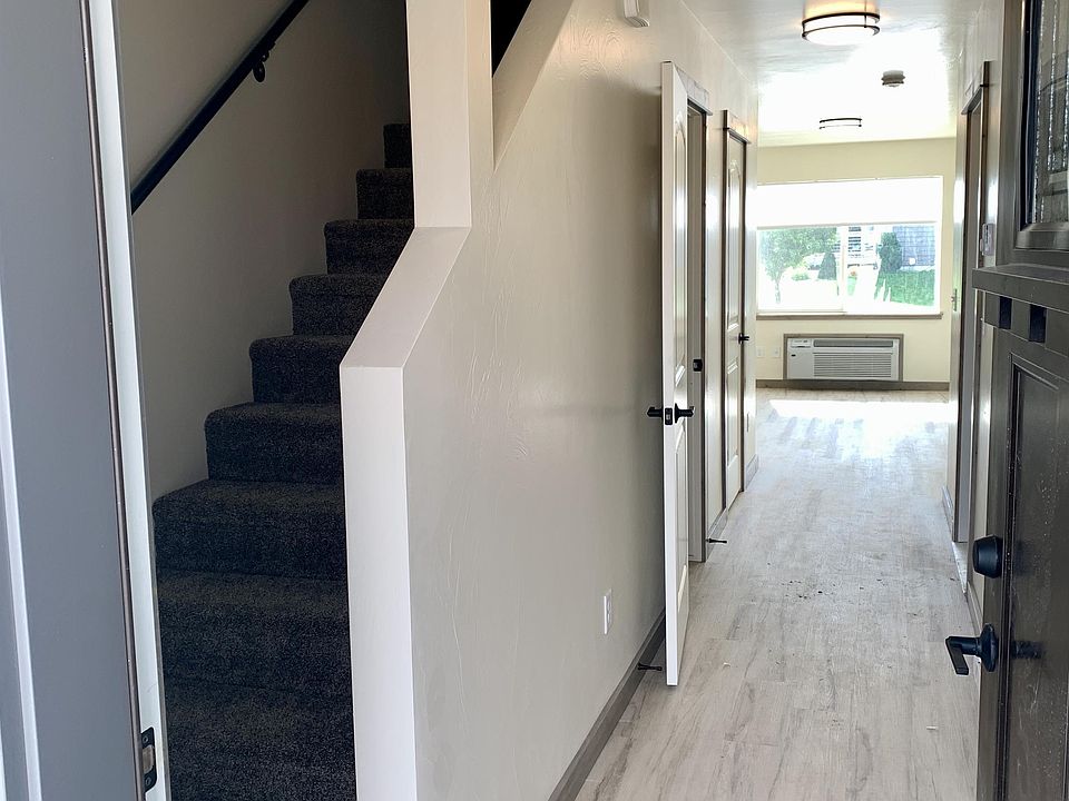 1st image of 3355 Blackbird Way #1