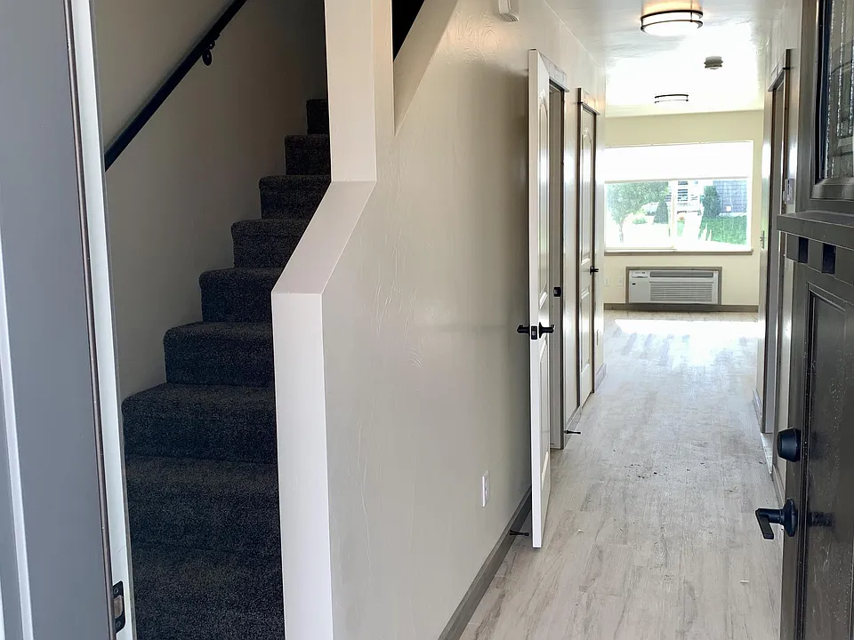 3355 Blackbird Way #1