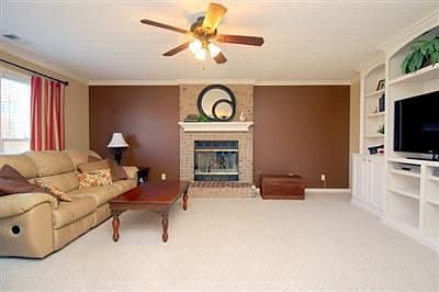 5th image of 4020 Barnard Dr