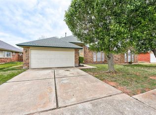11916 Skyway Ave, Oklahoma City, OK 73162