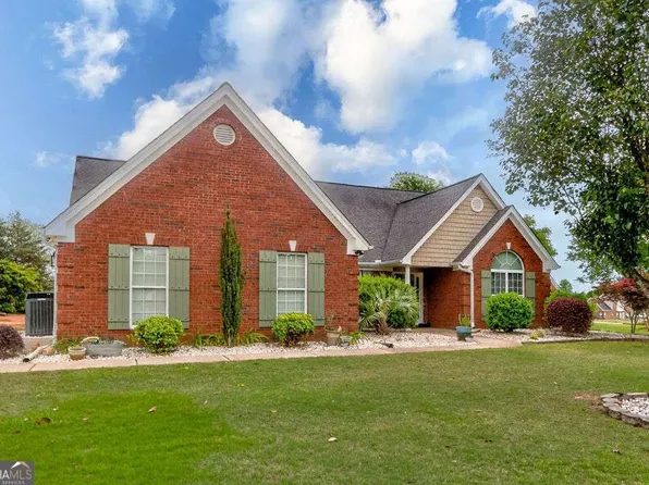 1040 Sapphire Trl, Bogart, GA 30622