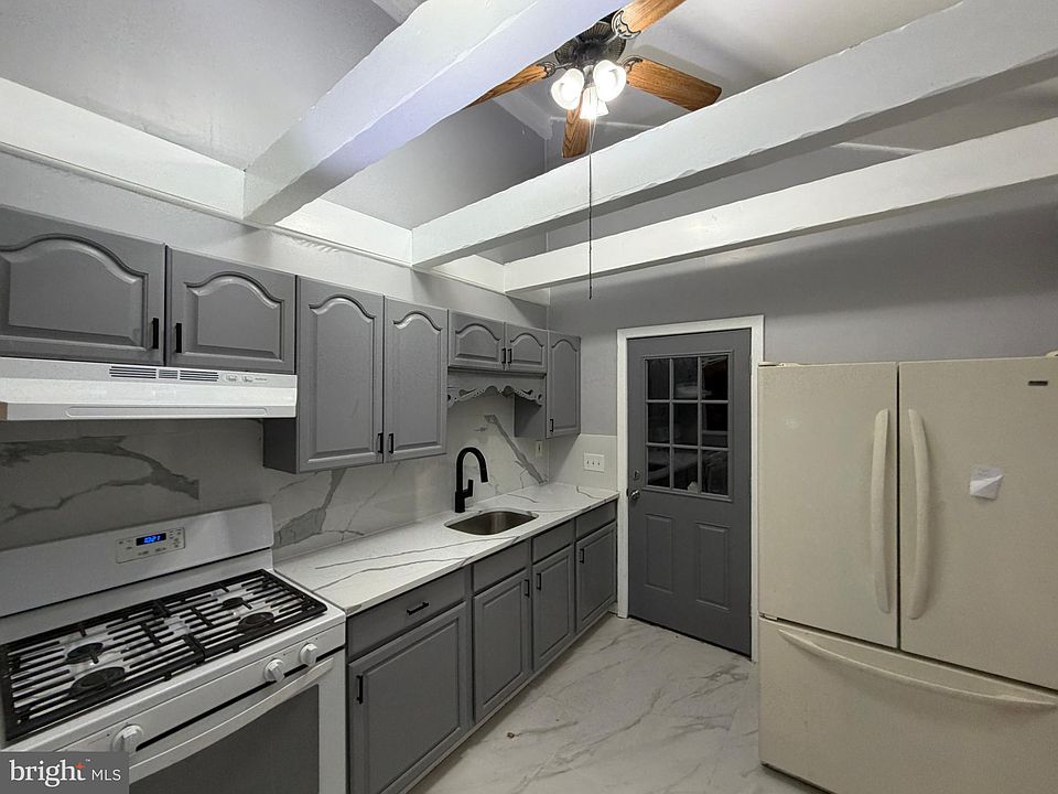 1st image of 144 Washington St #C