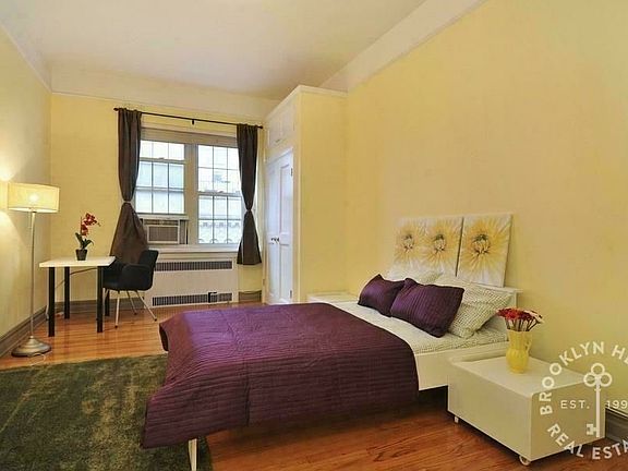 4th image of 45 Pineapple St #4J