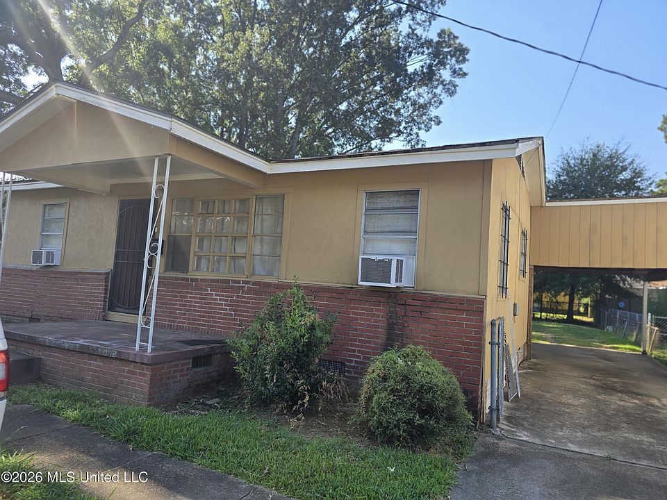 1st image of 2013 W Ridgeway St