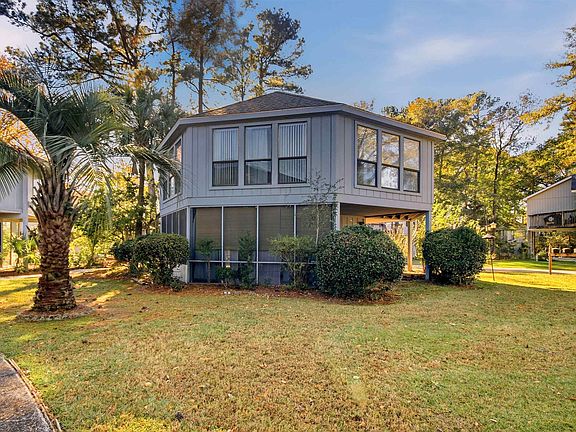 4th image of 740 Tall Oaks Ct.