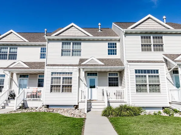 4553 44th St S, Fargo, ND 58104