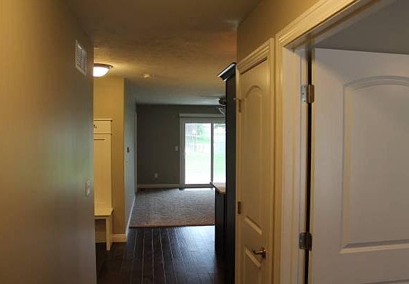 4th image of 505 S Vine St Unit D