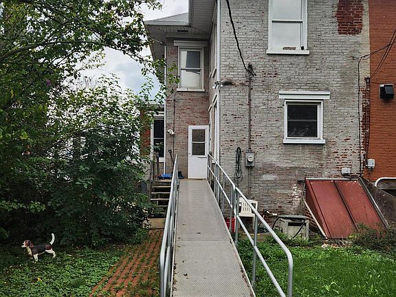 2nd image of 1555 Fruitville Pike