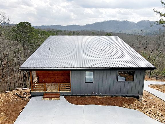 2nd image of 391 Crabapple Ln