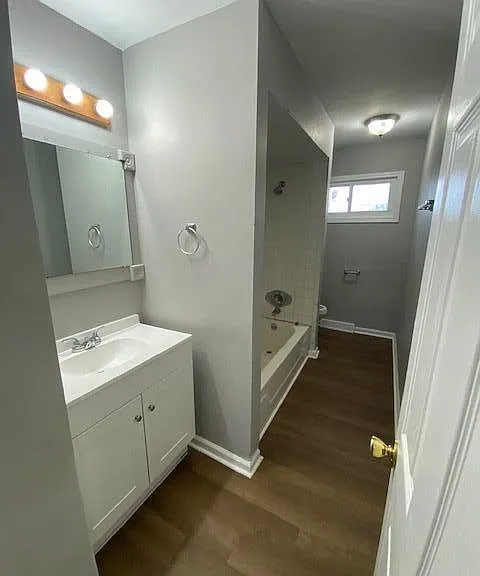 229 Newcastle Ct — Photo 5