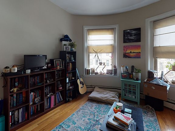 4th image of 15 University Rd