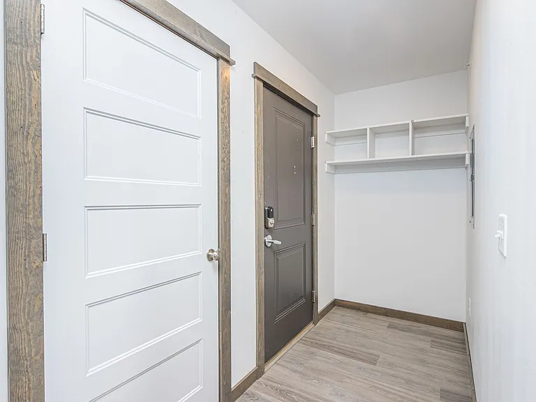1805 Golden West Dr — Photo 4