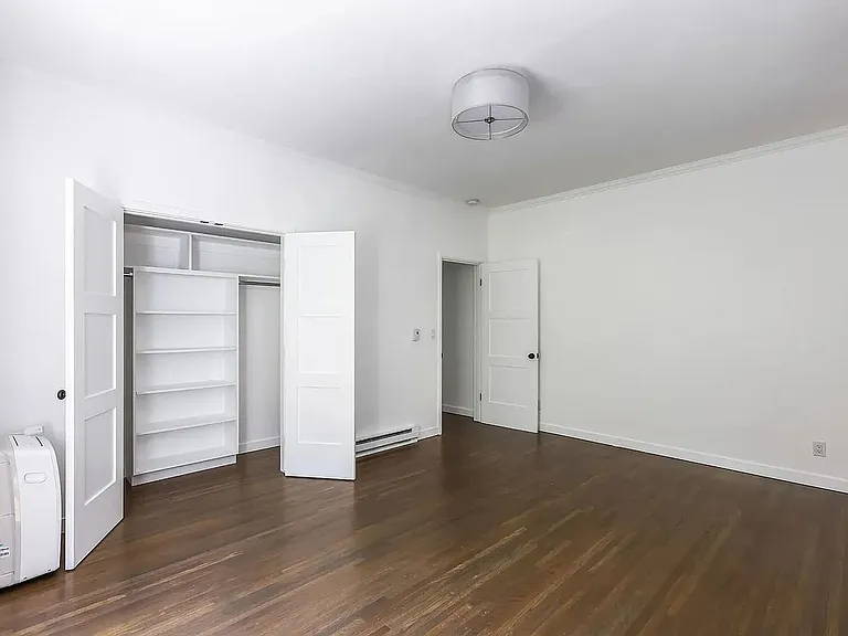 8491 Fountain Ave — Photo 20