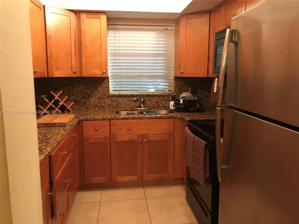 7520 SW 82nd St APT G115, Miami, FL 33143