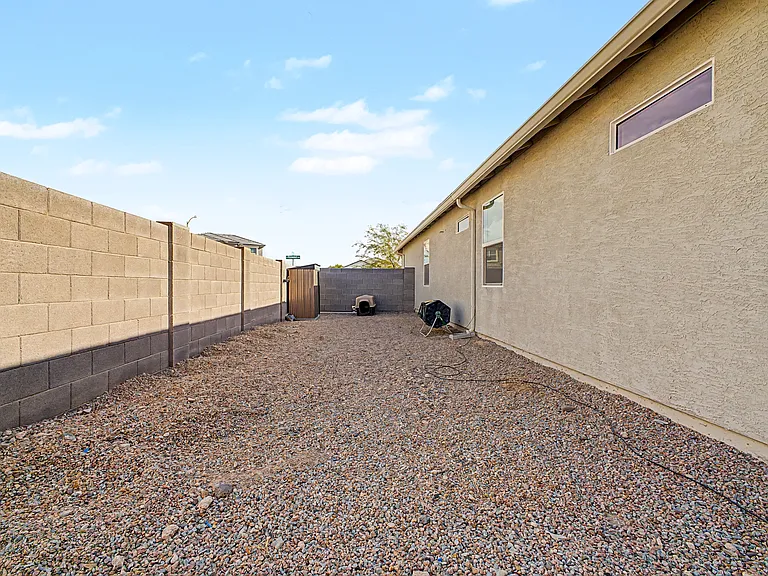 1302 W Raymond Ave — Photo 33