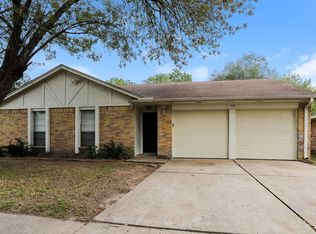 7318 Sunlight Ln, Houston, TX 77095