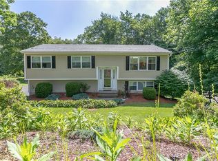 13 Raymond Ln, Shelton, CT 06484