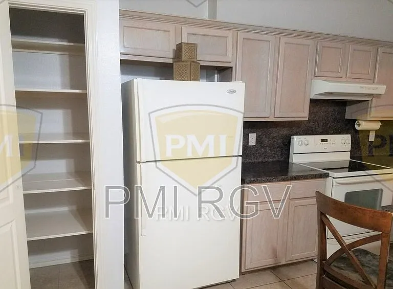 2301 E 21st St — Photo 6