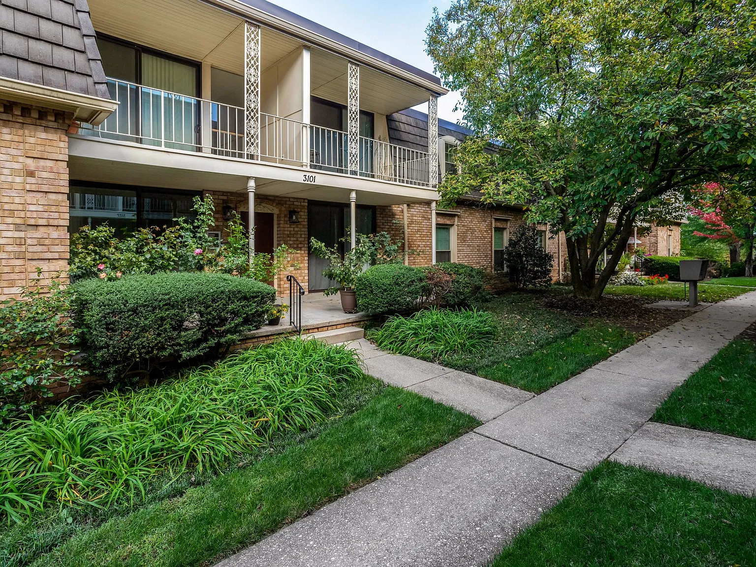 1 bed, 754 sqft, $1,895 — Photo 3