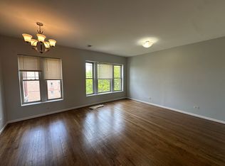 935 E Marquette Rd #3, Chicago, IL 60637