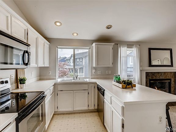 3rd image of 9219 151st Street Ct E
