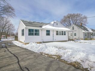 808 S 5th St, Oregon, IL 61061