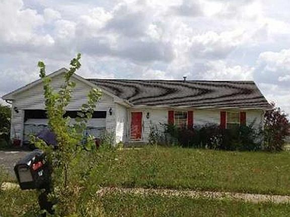 3rd image of 637 Lamont Ln