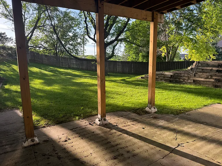 16728 Leavenworth Cir — Photo 53
