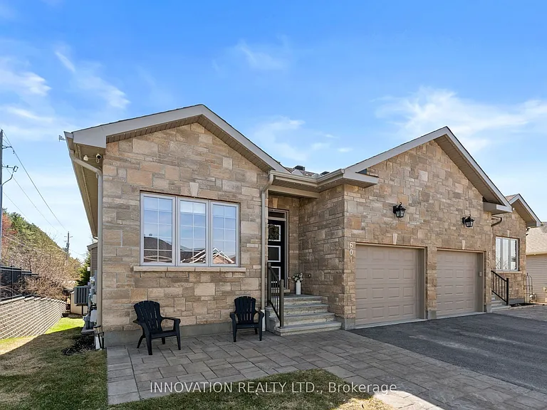 601 Meadowridge Cir — Photo 2