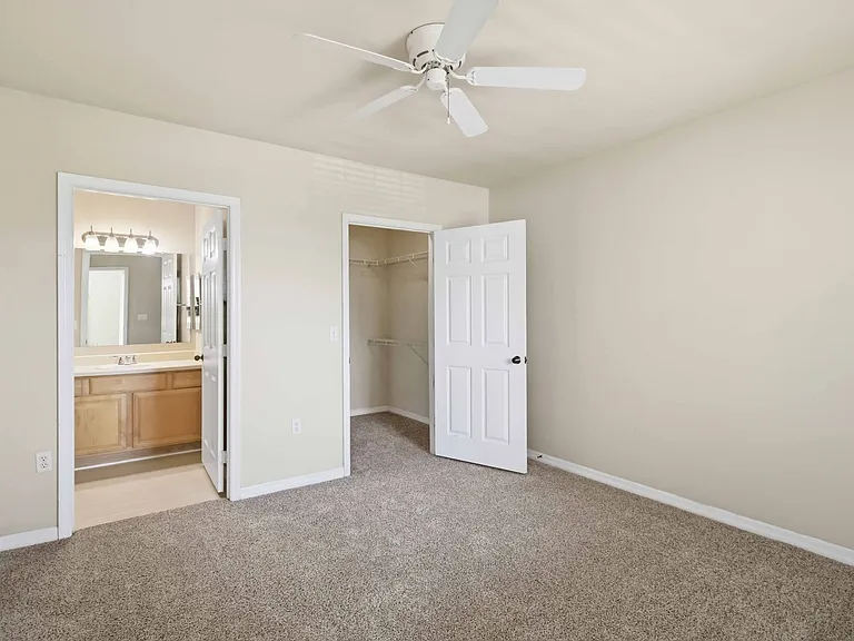 1015 Villagio Cir #201 — Photo 14