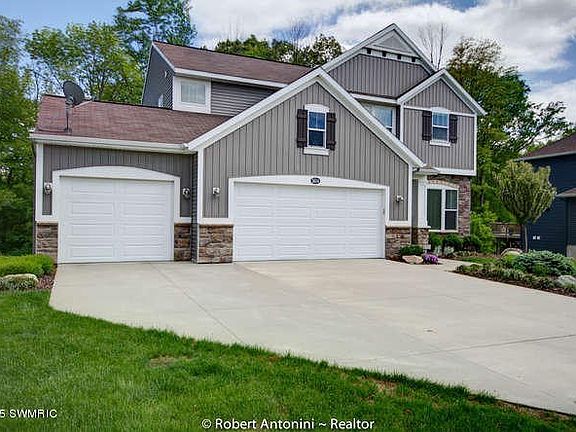 2nd image of 3614 Bridgehampton Dr NE