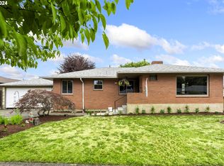 4121 NE Holman St #A & B, Portland, OR 97211