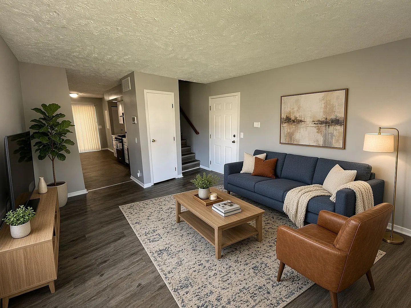Updated 4 Bedroom 2 Bath Home with New Kitchen and Appliances, Downstairs Suite! — Photo 2
