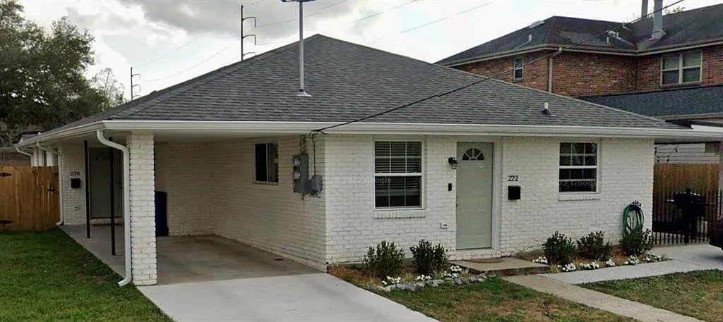 220 Tacoma St — Photo 2