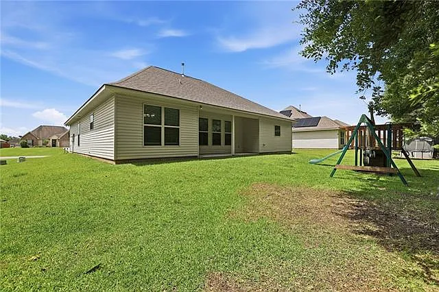 11056 Regency Ave — Photo 21