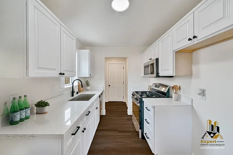 1 bed, 1.0 bath, $1,695 — Photo 4