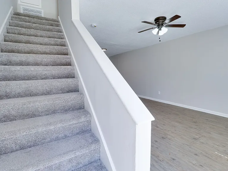 604 Dell Dr — Photo 6